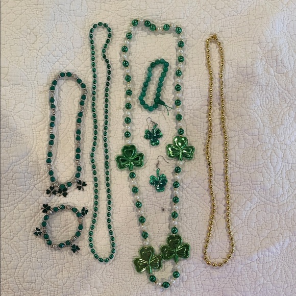 Jewelry - Green and Gold Mardi Gras Shamrock Jewelry Set